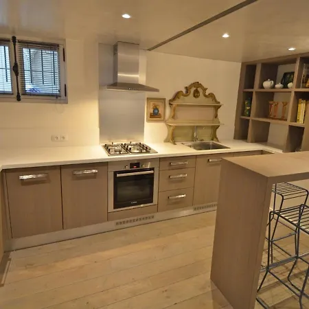 La Table Apartment